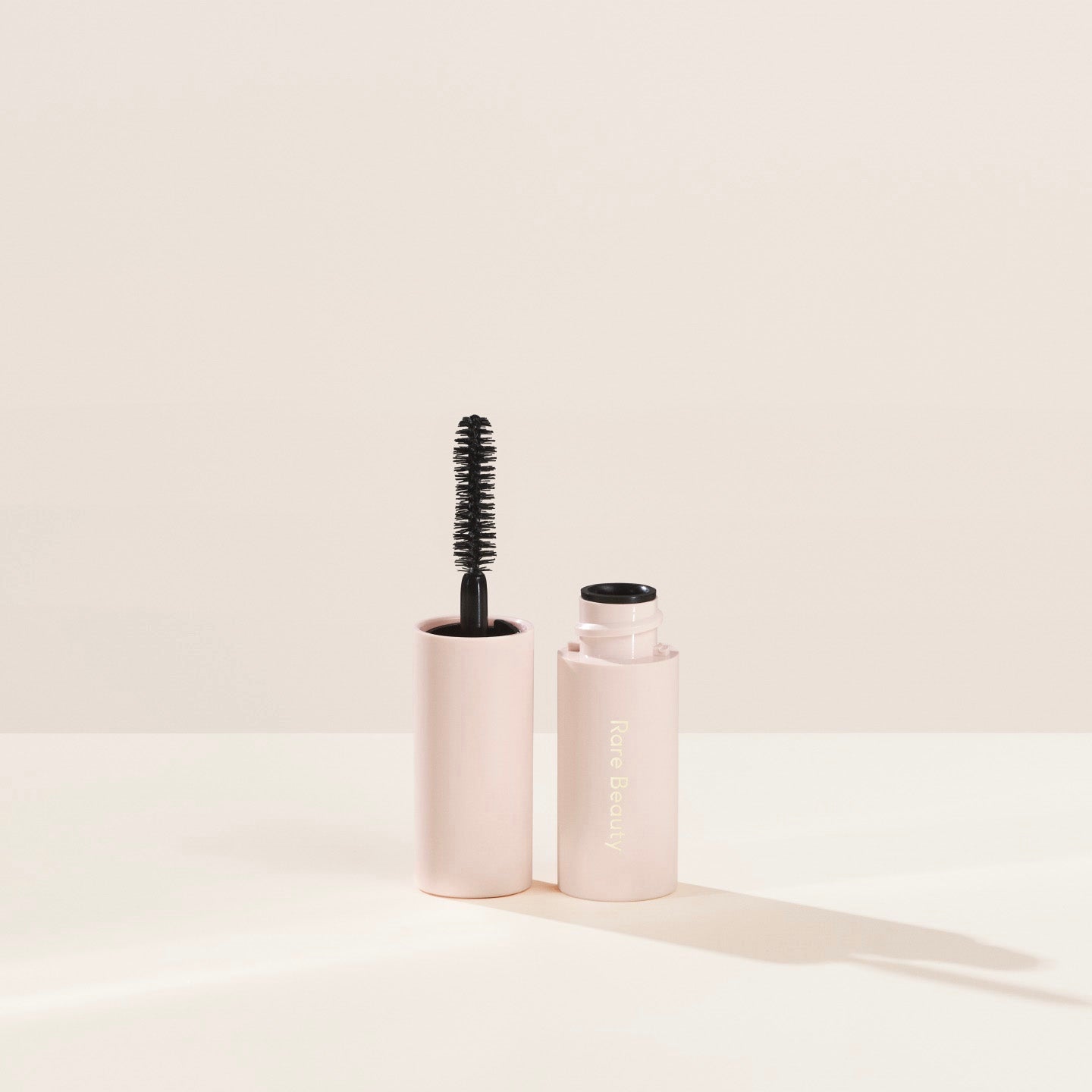 RARE BEAUTY PERFECT STROKES UNIVERSAL VOLUMIZING MASCARA-MINI